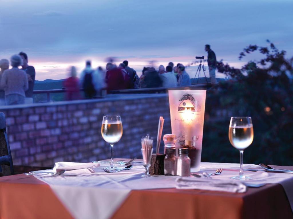 Etosha Safari Lodge, Etosha National Park, Namibia أوتجو المظهر الخارجي الصورة